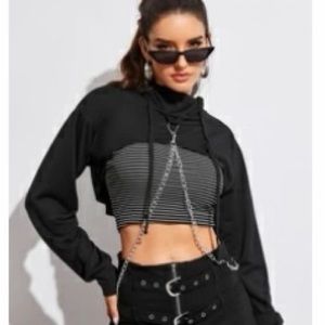 Solid Chain Detail Super Crop
Hoodie